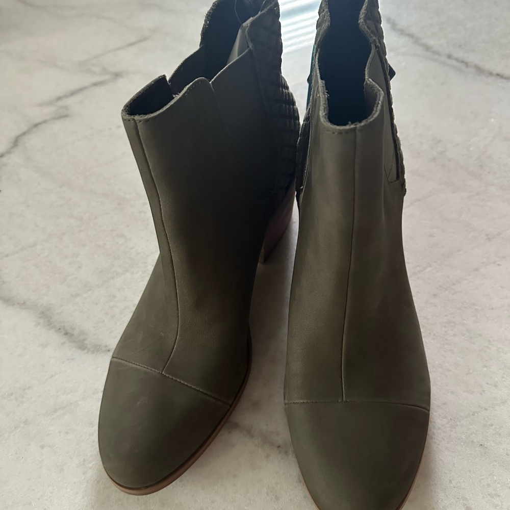 TOMS! Womens nubuck Ankle Booties - Picture 4 of 9